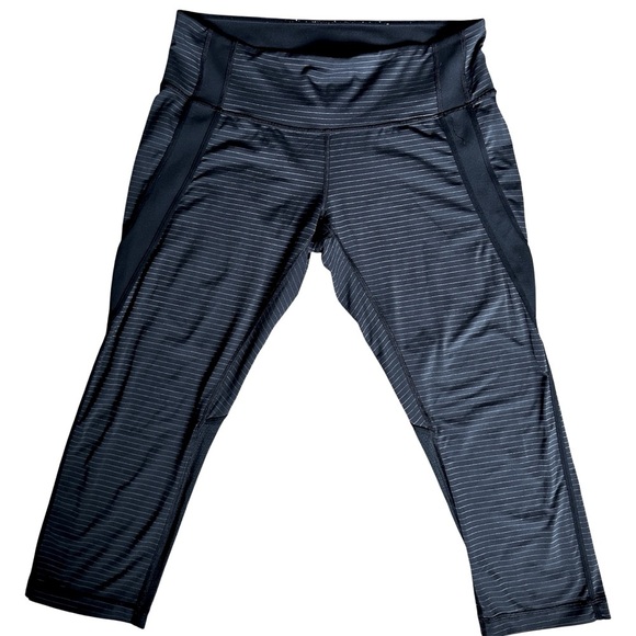 Lululemon InStride Crop Leggings Black Pinstripe Mesh Panel Size 12 - Picture 15 of 15